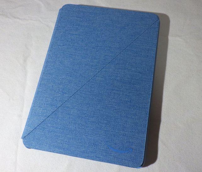 斜めの線は折り目。ここを折り返すことで「足」にする