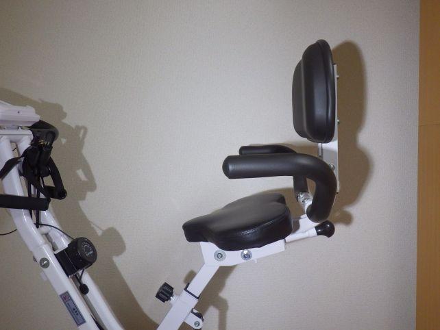 腰の負担が少ない前傾とがセットできる