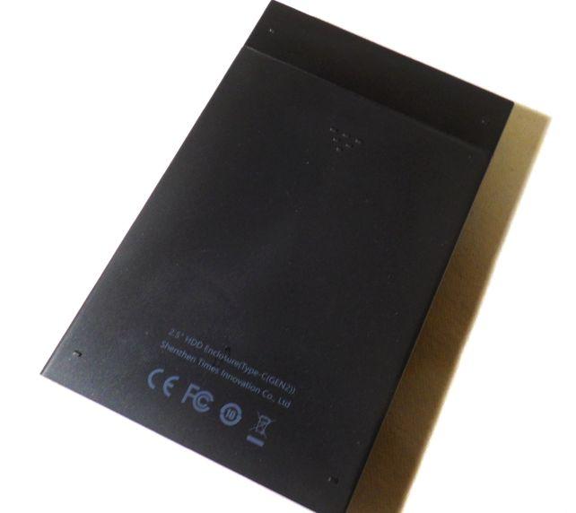 こちら側をスライドしてドライブを入れるのだが...