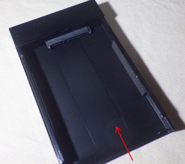 こちら側の面が「開いて」いるので入れやすい