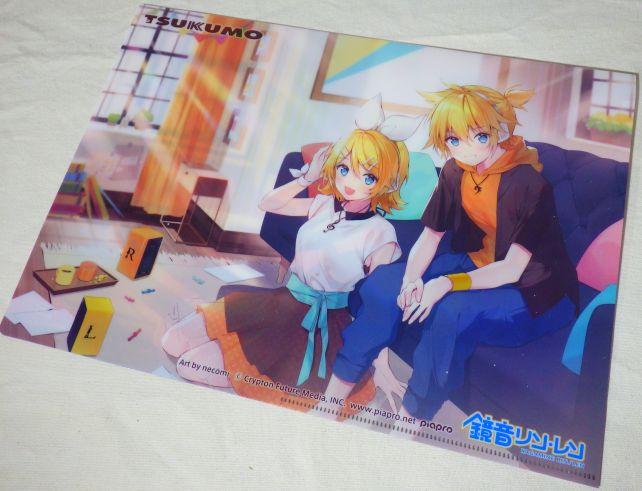 裏はリンレン。ちゃんとRINLENスピーカーの左右色違いが塗り分けられている。