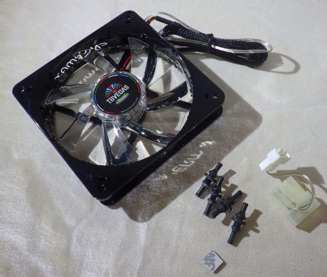 ビスの代わりにゴムで固定するのは制振効果もあり