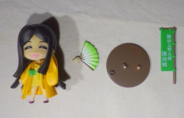 パーツは4分割(すでに接合されているが、首も別パーツで動かせる)