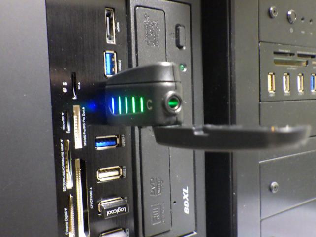 PCにレシーバーを挿したところ。電波良好!