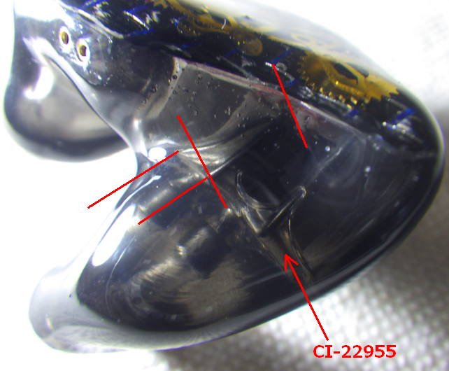 CI-22955の上に乗る6×4mm程のドライバーはか。