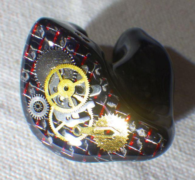少々歯車の厚みは薄く、よく見るとイミテーションっぽいが、遠目では充分