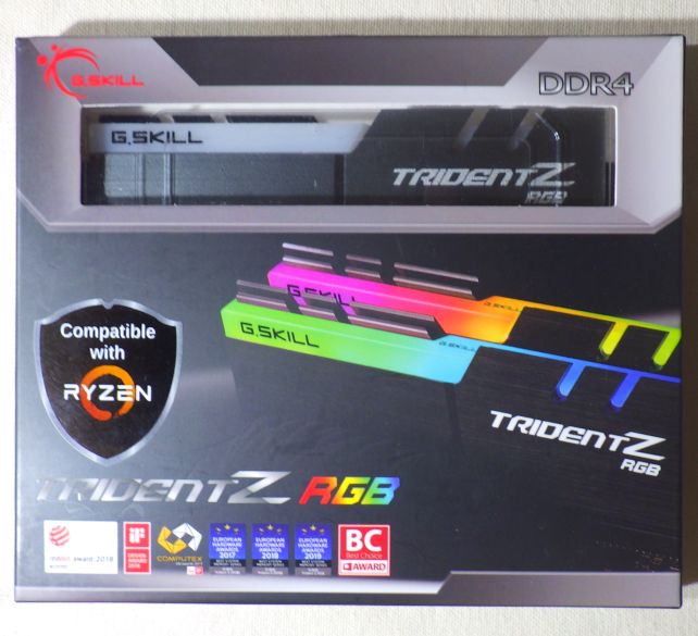 パッケージは新品購入品と表側は変わらないが...