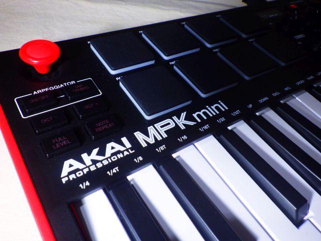 このサムスティックが、ホイールに比べて変化量が劇的