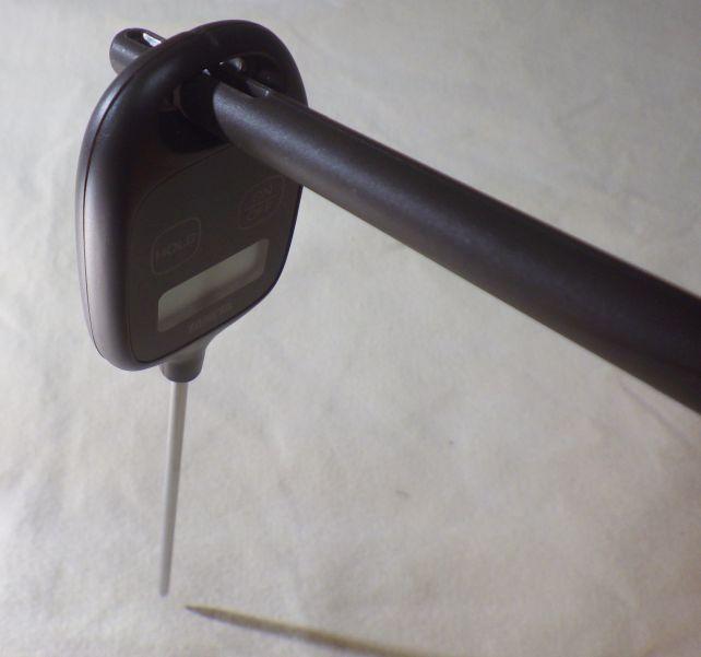 ...こういう風に吊り下げて計測するため