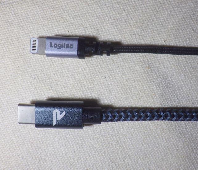 他ケーブルとの比較をすると、太さが際立つ