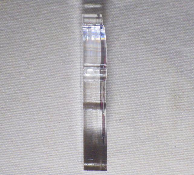 8mm程の十分な厚みがあり、カットも垂直のため...