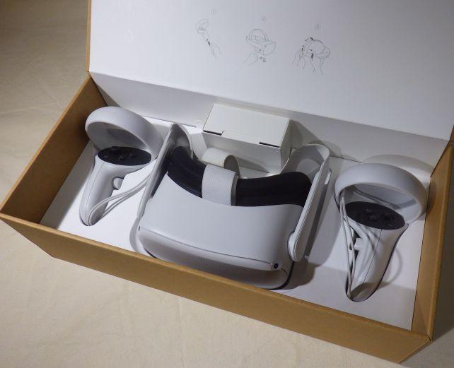 ハンドコントローラーがコンパクトなので、箱も小さい