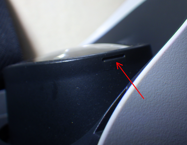 レンズ土台のこのくぼみに....