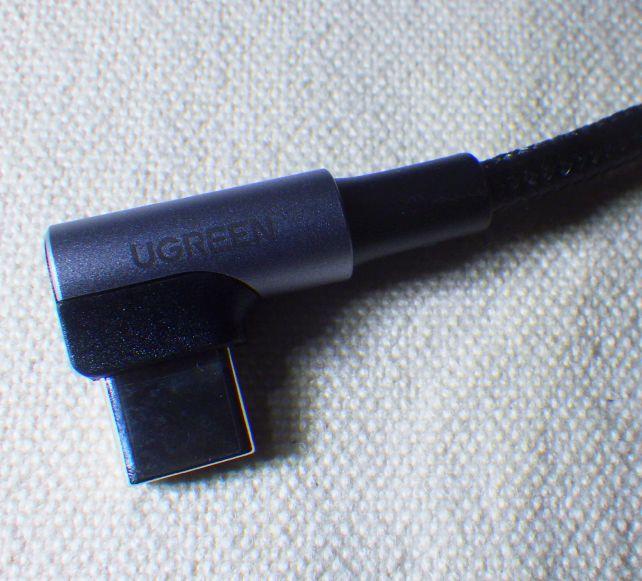 片側は最近多くなってきたUSB-CのL型