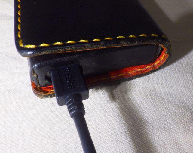 一応ケース付きのままでも使える