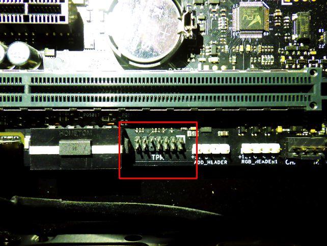 少々読みづらいが、M/B上にも「TPM」と刻印がある