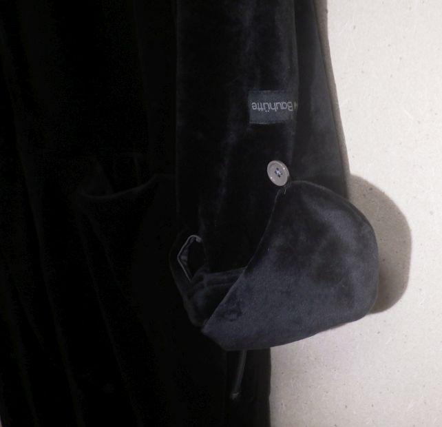 手袋部分を完全に出した「」