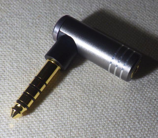 4.4mmのTRRRS=5極のバランスプラグ