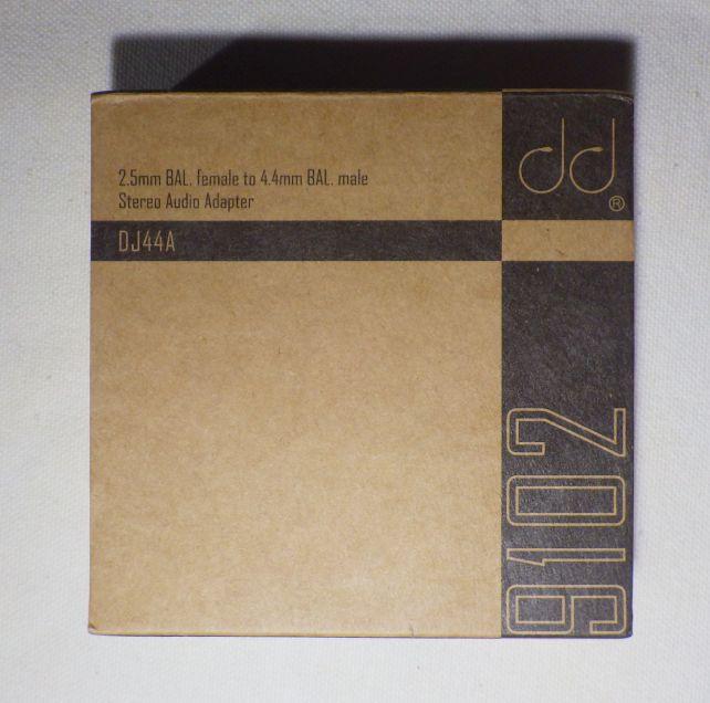 最外装は紙箱であんまり高級そうには見えないが...