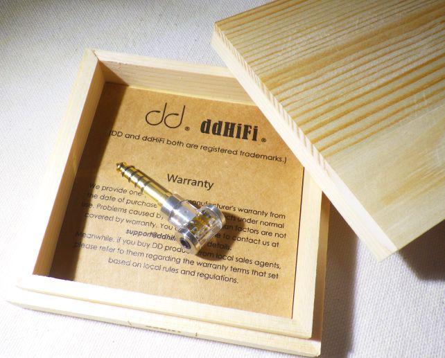 実は木製の内箱入りで、結構しっかりしている