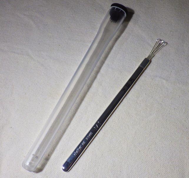 ケース付き耳かき、金属製