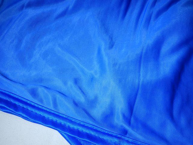 こっちは表側、ツルツルの手触り