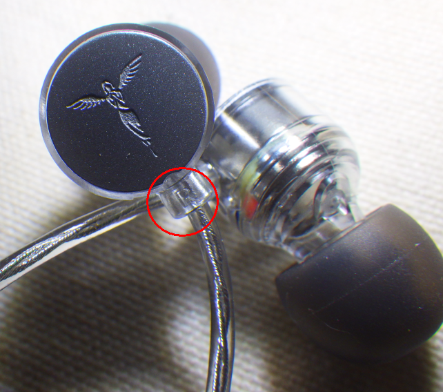 ステム角から左右を間違えることは少ないと思うが、左右表記は読みづらい