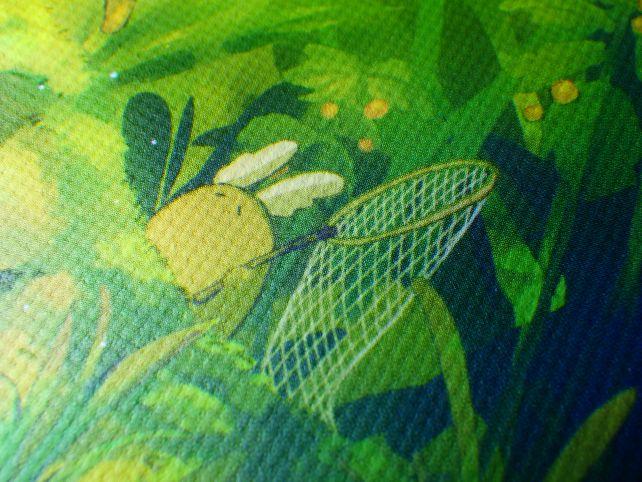 布目による立体感があって、スクリーンを通した「デジタル」の透明感とは、また違う風合い