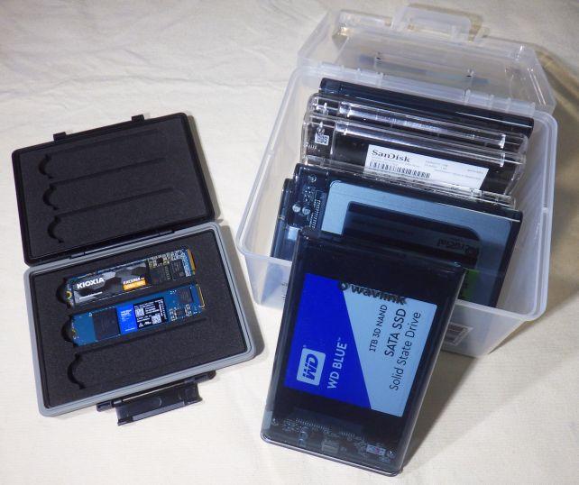 SSDそのものの大きさの差と、2.5インチタイプはケース込みとはいうものの...