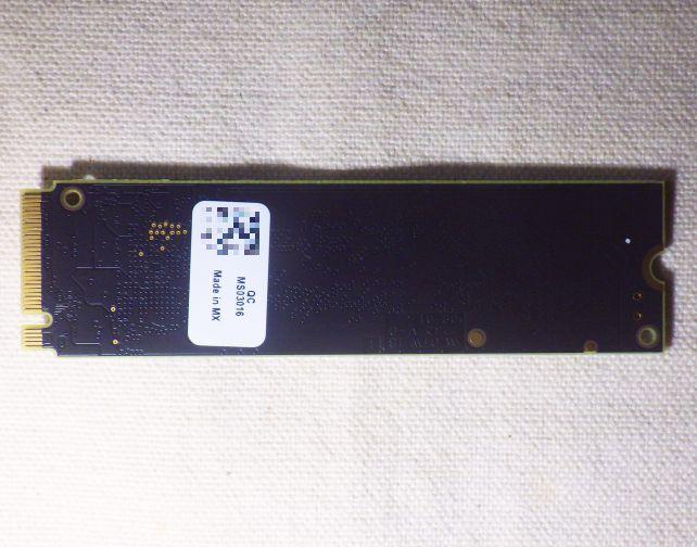 少なくとも1TB版は片面実装