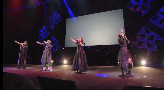 の3人に、ZAQを加えた4人で歌う