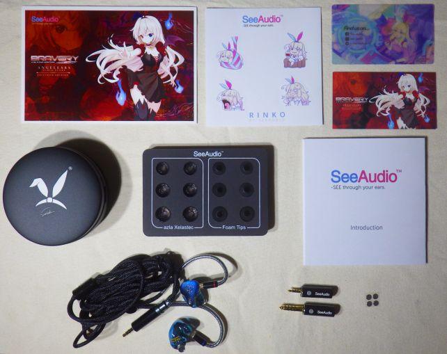 アクスタとマウスパッド以外も萌え系グッズ満載