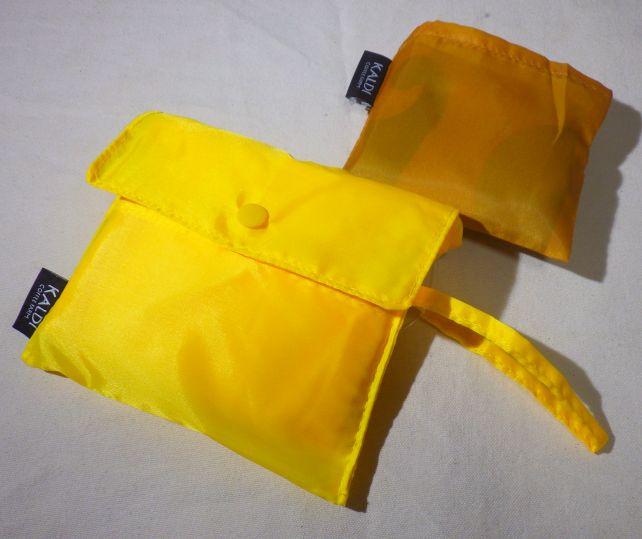 前回のエコバッグと比べると一回り小さいな