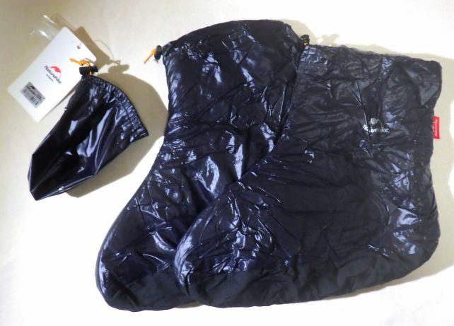 広げるとこんな感じ(ひろげたて?はシワシワだが、履くとピンとなる)