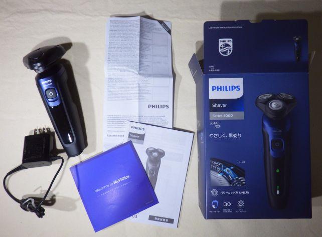 本体とACアダプターの他は説明書類程度