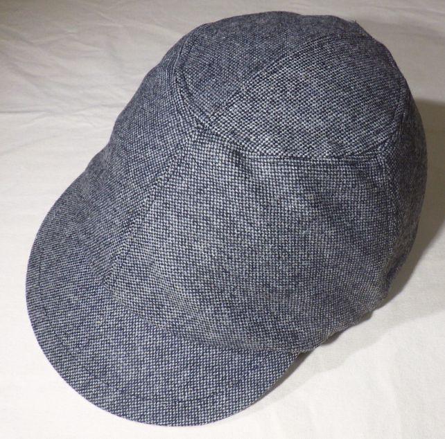 結構探したが、生地が生地だけに、傷は判らなかった