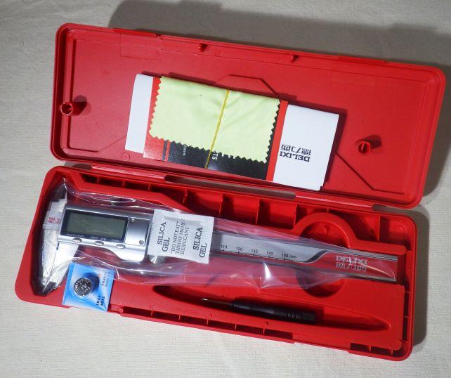 1,500円クラスのノギスならきちんとケースがついてくる