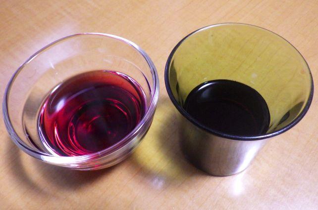 やっぱり色合いは綺麗(2つはほぼ同じ量が入っている)