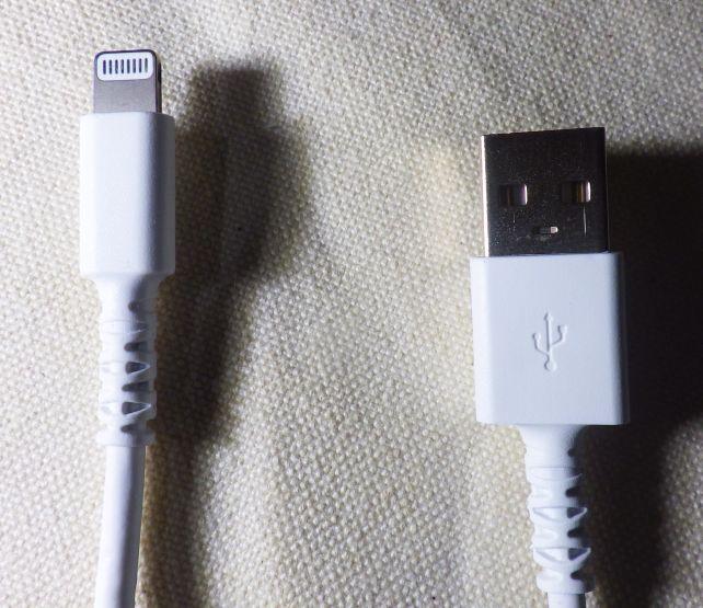 純正よりはるかにしっかりしているプラグのつけ根