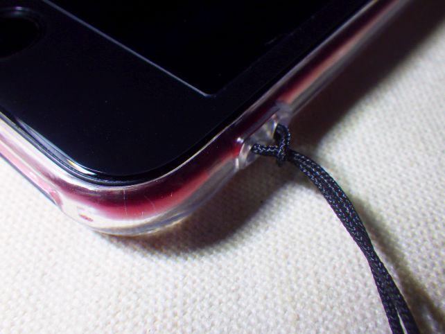 ストラップホールがついているのが便利