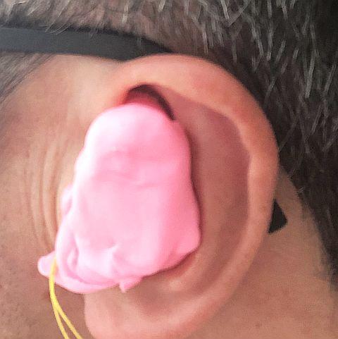 このとき、さらに密閉度を上げてCIEMを造る耳型の採り方を教えていただいた。