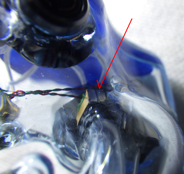 この小さい箱が重なっているようなのがESTドライバー