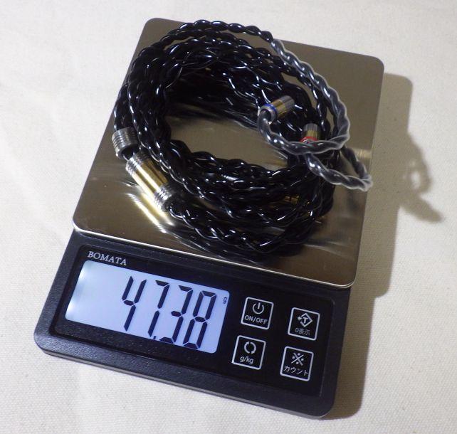 4芯ケーブルとしては、かなり重め