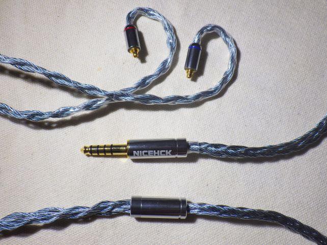 NiceHCKにしては、金物系のデザインはシンプルで、品が良い