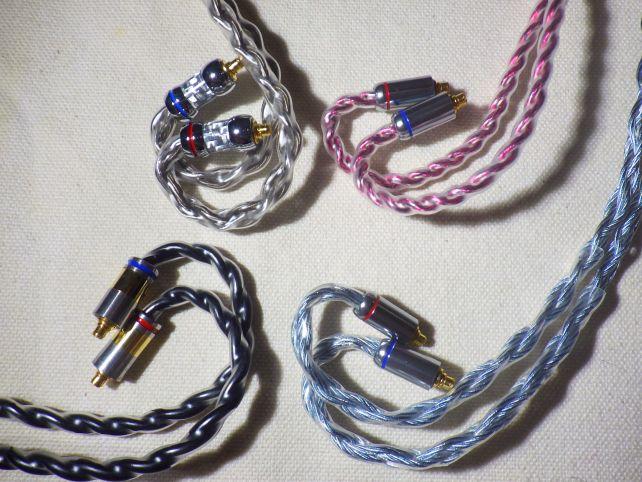 コネクタのセンスのビミョーさは金の差し色があるも負けていない