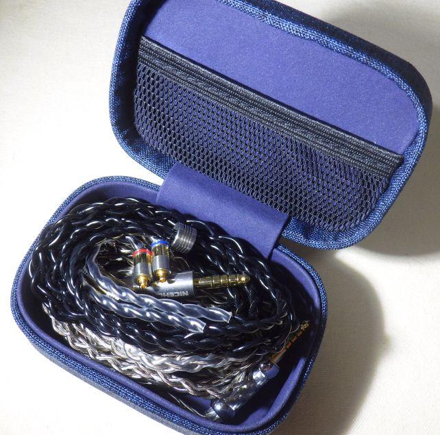 綺麗に畳んで重ねても...