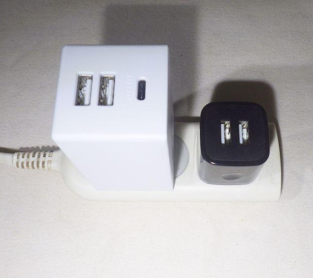 こういう並びのタップや壁コンセント口だと...