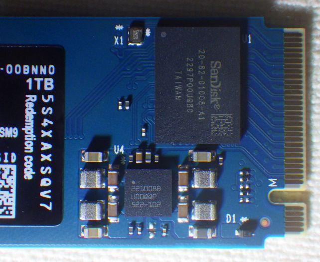 SanDiskの刻印のあるコントローラーは自社製