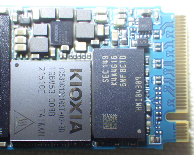 コントローラーはKIOXIA刻印だが。