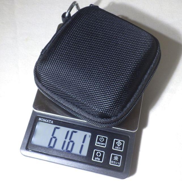 SSD単体の1.5倍ほどの重さがあるケース。